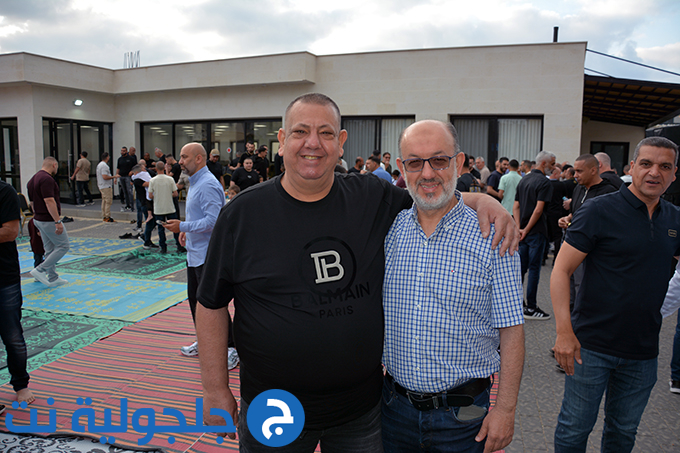 اهالي جلجولية يؤدون صلاة عيد الاضحى في ساحة مسجد الروضة في جلجولية 